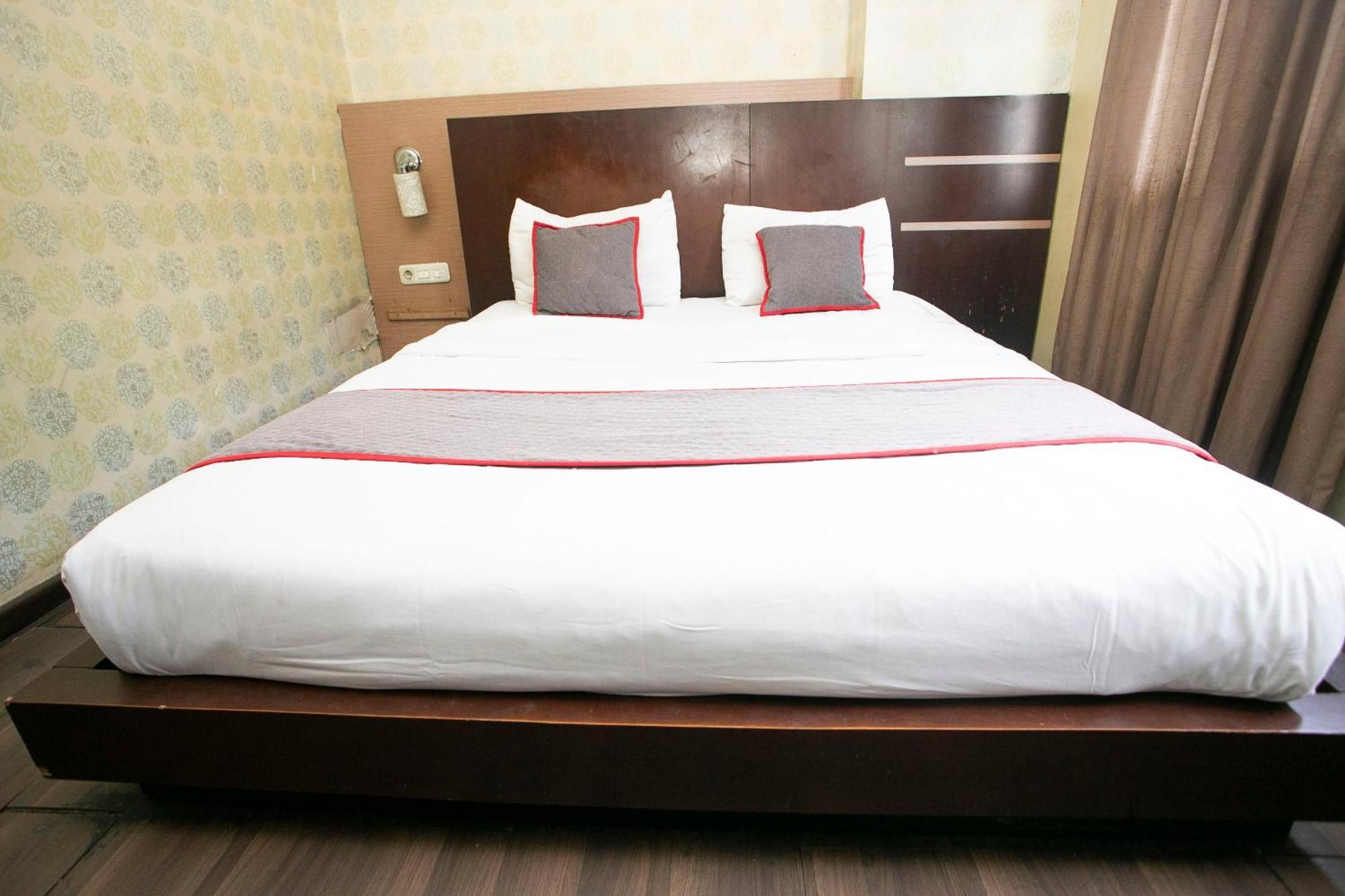 Collection O Hotel Pesona Cikarang Near Pollux Mall Экстерьер фото